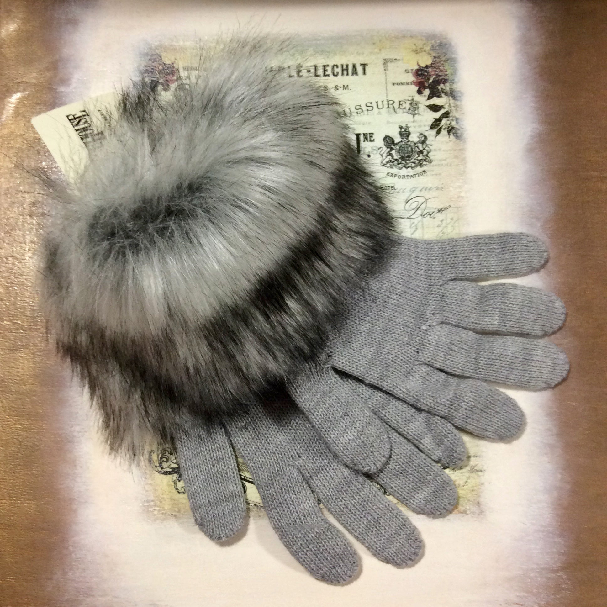 Village House Foxy Lady Silver Knit Gloves