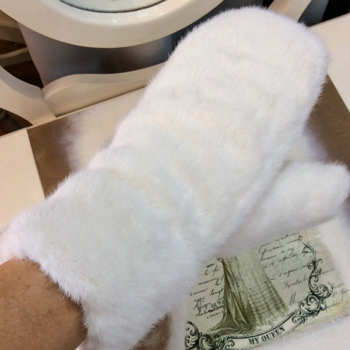 Minkie Faux Fur Mitten